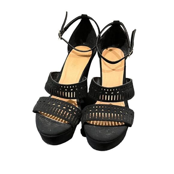 3 for $30!‎ Charlotte Russe black platform wedges - Picture 2 of 6